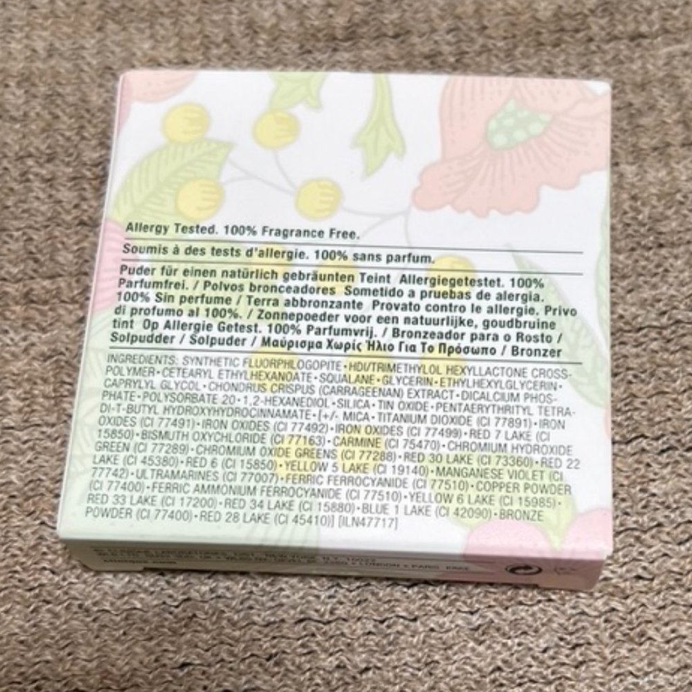Clinique Powder Pop Flower Bronzer - Picture 2 of 9